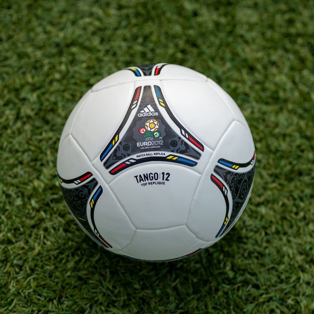 Футбольний мʼяч EURO 2012 UA 115-5 фото