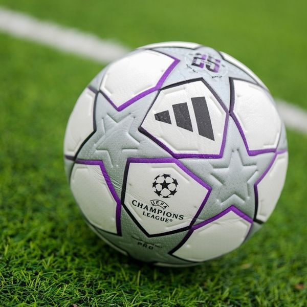 Футбольний мʼяч Champions League 25 Years 140-5 фото